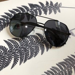 NWOT Unbranded Black Aviator Sunglasses